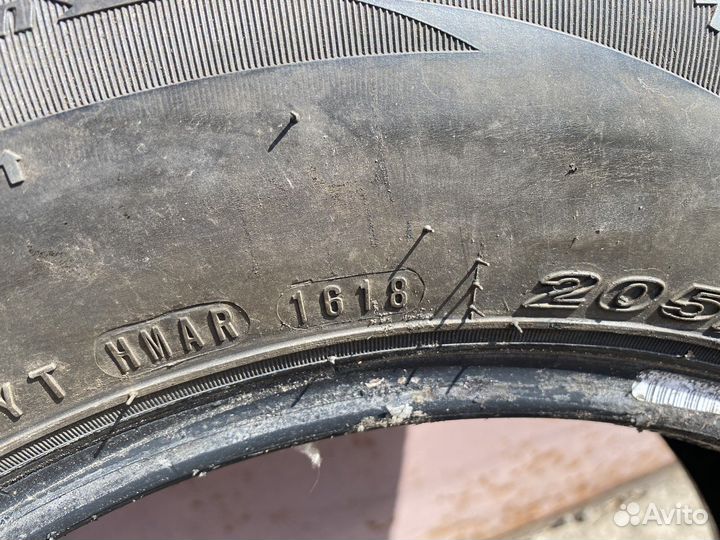 Roadstone Winguard WinSpike 205/70 R15