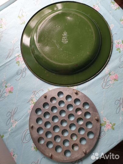 Пельменница новая СССР, эмалированное блюдо