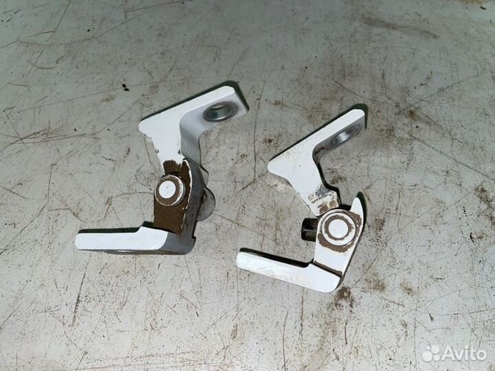 Петля двери Volkswagen Polo cедан cwva 2016