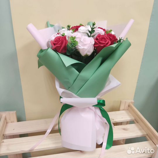 Неувядающие букеты из мыльных роз