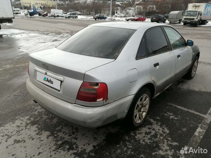 Audi A4 1.8 МТ, 1996, 446 256 км