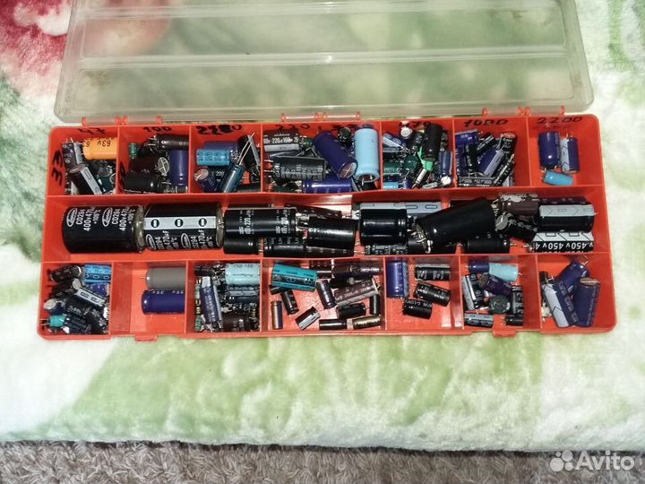 Конденсаторы 400V,250V,160V,100V,50V,25V,16V