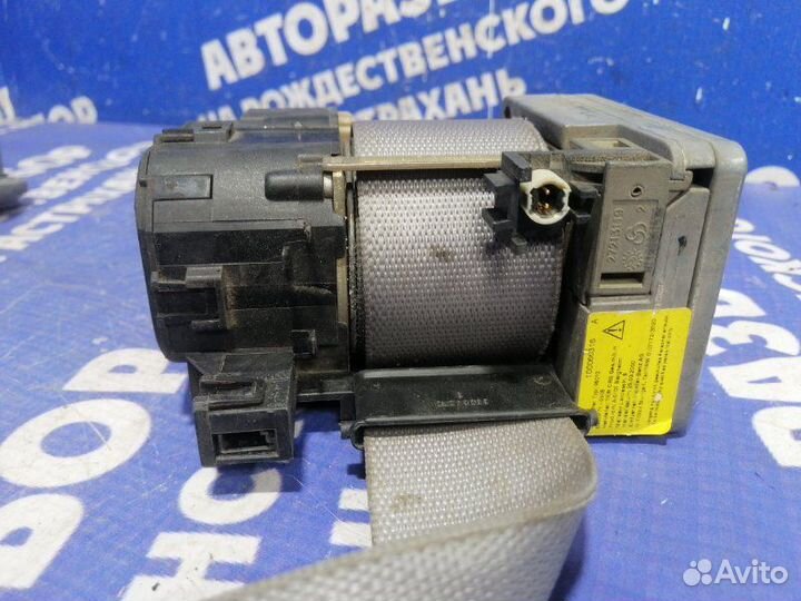 Передний правый ремень безопасности Mercedes-Benz