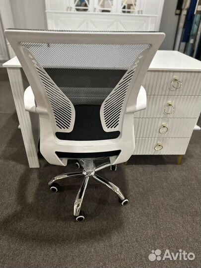 Стул для письменного стола новый