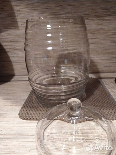 Банка стеклянная с крышкой