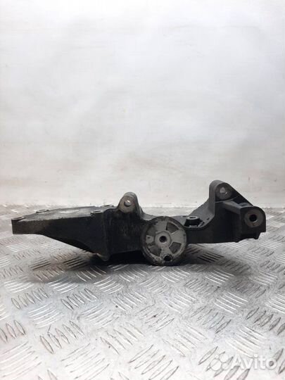 Кронштейн генератора Ford Mondeo 2.0 qxba 2008