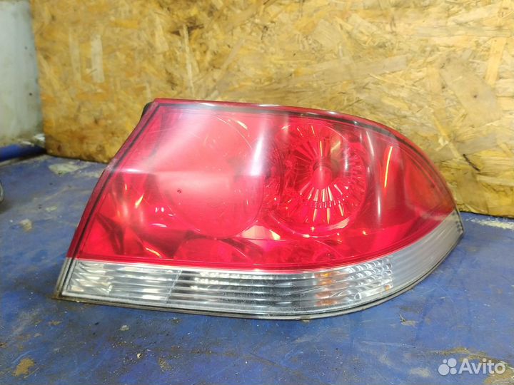 Задние правый фонарь Митсубиси ланцер 9
