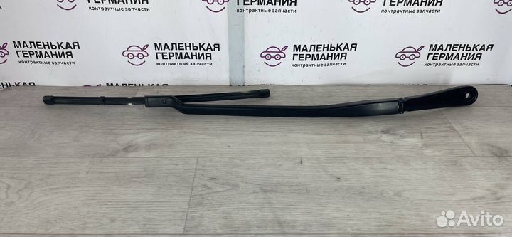 Поводок стеклоочистителя правый BMW M5 F90 2019