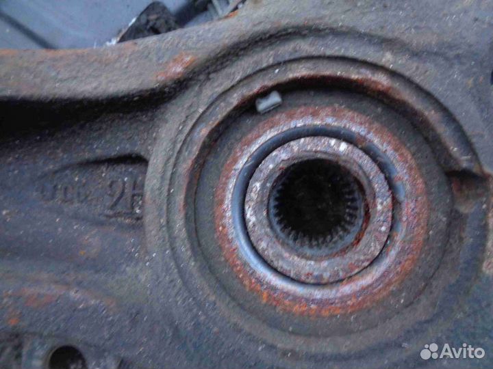 Кулак поворотный передний правый 7L0407258A Audi Q