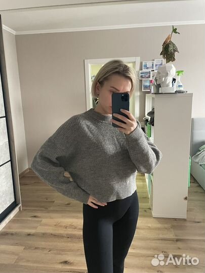 Свитер шерстяной