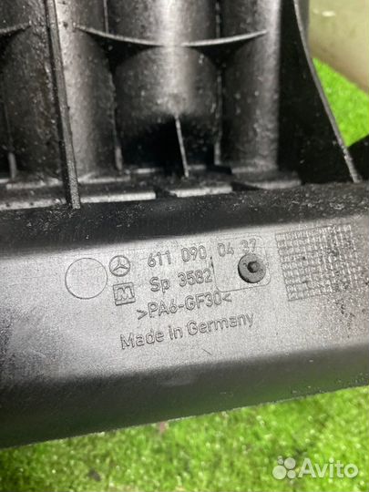 Коллектор впускной Mercedes Benz Vito фургон 2.2