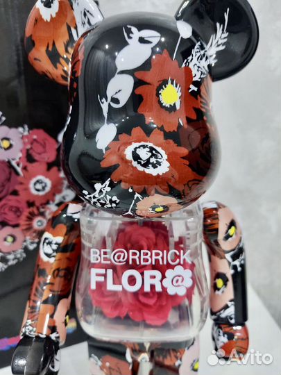 Фигурка bearbrick Flora