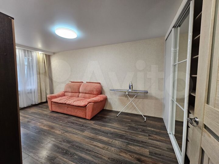 2-к. квартира, 48 м², 3/10 эт.