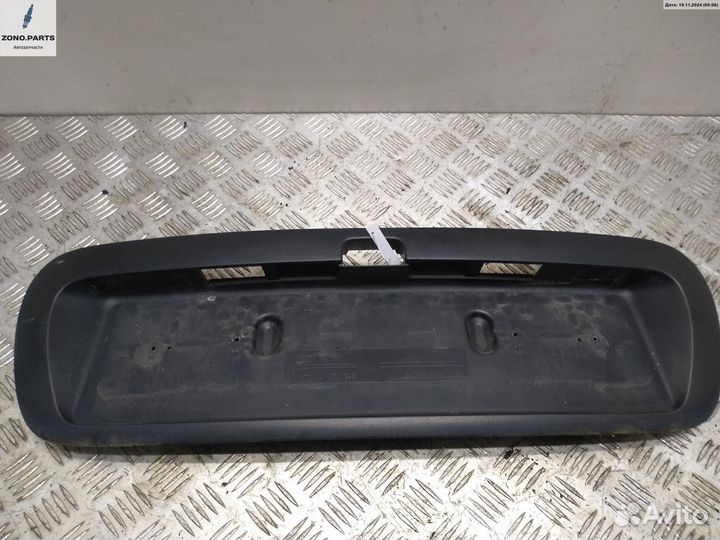 Бленда (накладка под номер) 7700834111 на Renault Megane I (1995-2003)