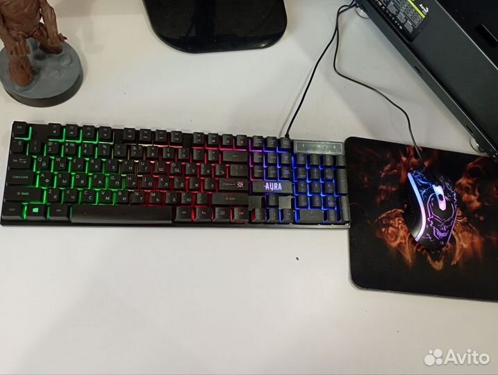 Игровой пк с монитором и клавиатурой