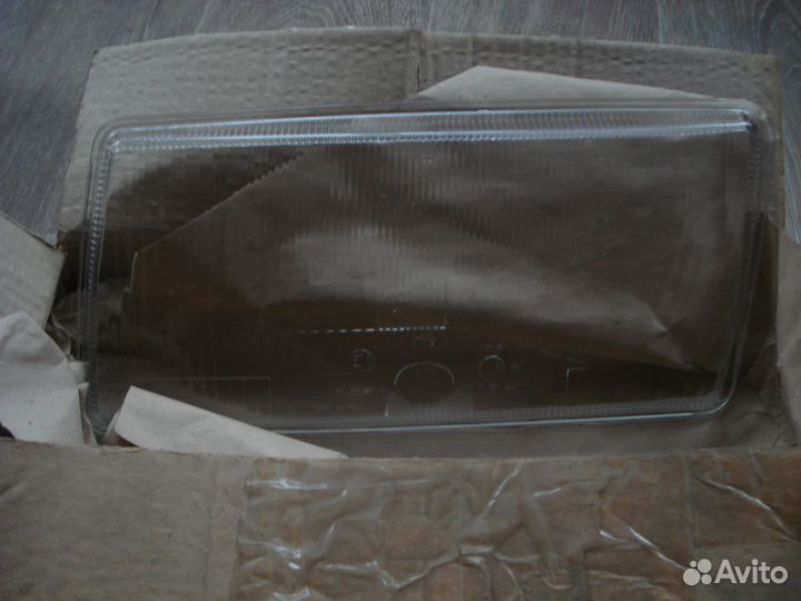 Стекло фары Ауди 80 B3 левое