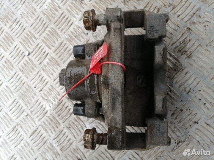 Суппорт передний правый Volkswagen Tiguan 5N1 1.4