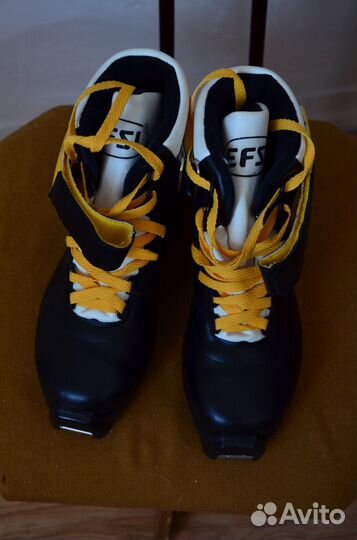 Лыжи беговые пластиковые