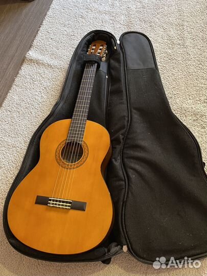 Классическая гитара yamaha c40