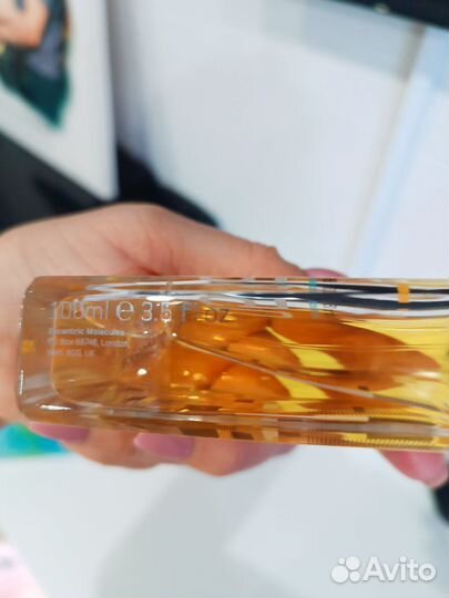 Escentric molecula 05