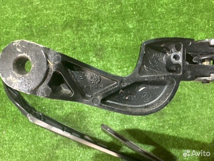 Поводок дворников Audi A6 C6 Quattro седан 3.2