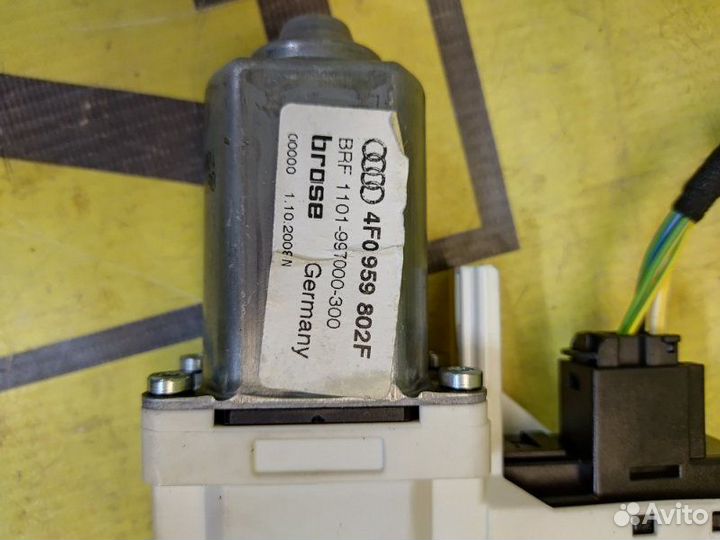 Мотор стеклоподъемника задний правый Audi A6