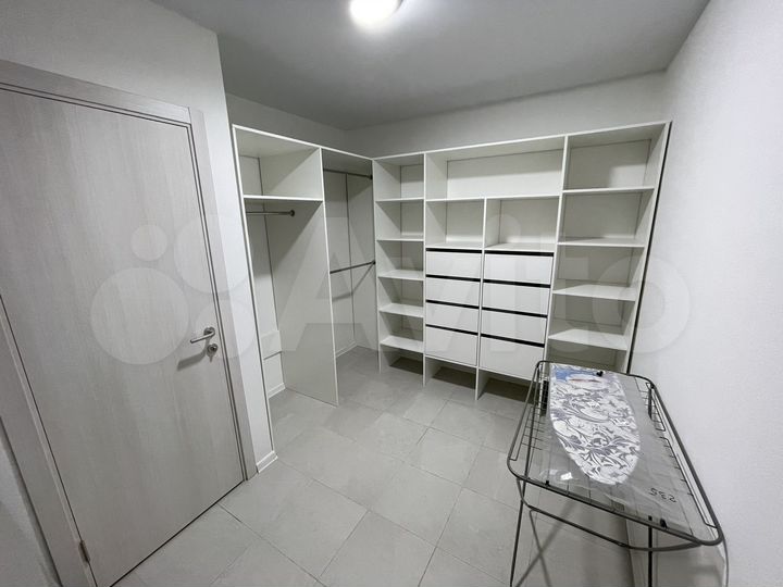 2-к. квартира, 70 м², 4/9 эт.