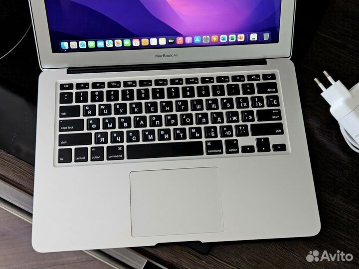 MacBook Air 13 2019 8/128Gb (батарея 100%)