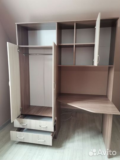 Письменный стол со шкафом