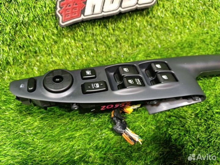 Блок упр. стеклоподьемниками передний левый