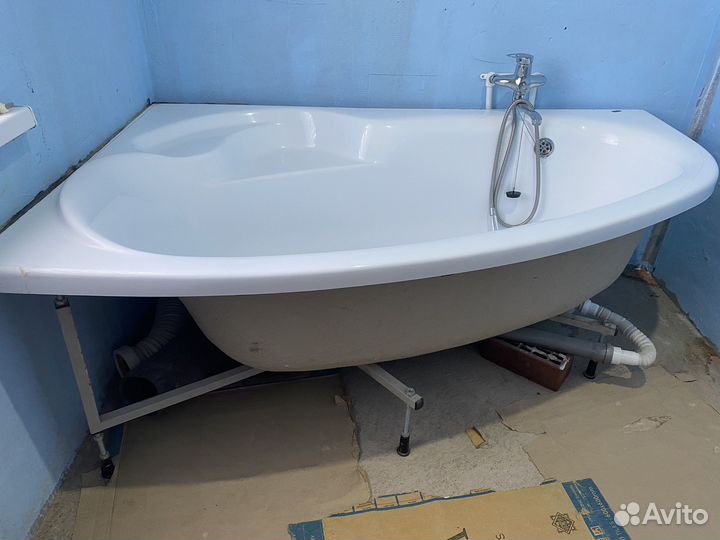 Ванна акриловая
