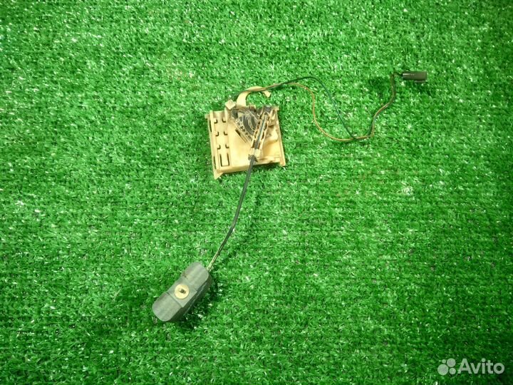 Датчик уровня топлива Opel Vectra B