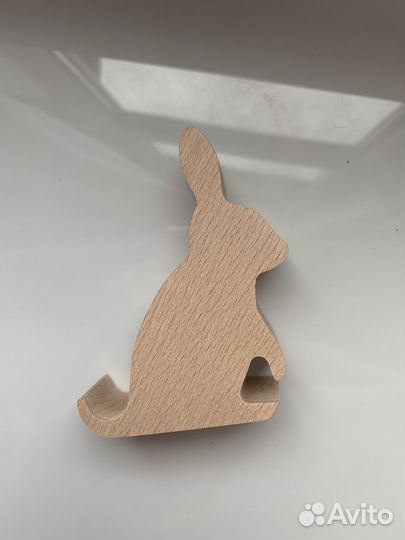 Подставка для телефона из дерева