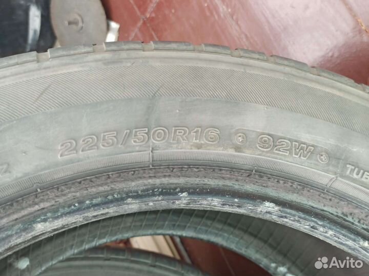 Bridgestone Potenza S001 225/50 R16