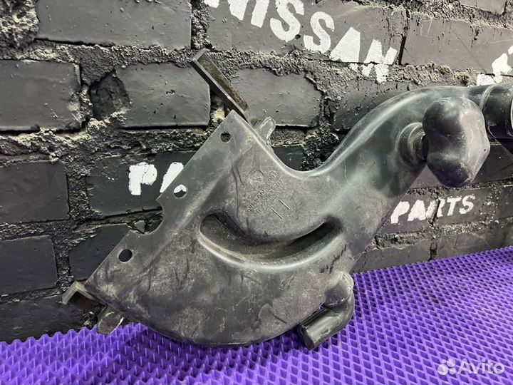 Воздухозаборник Nissan X-Trail NT31-000480 MR20DE