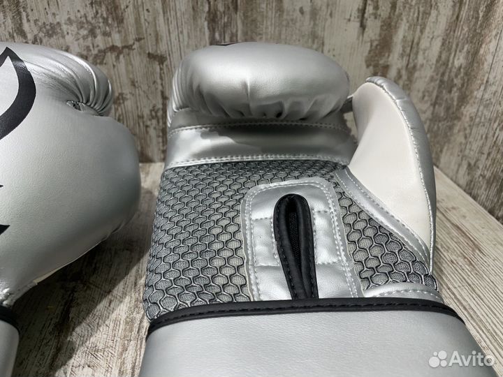 Боксерские перчатки из DX