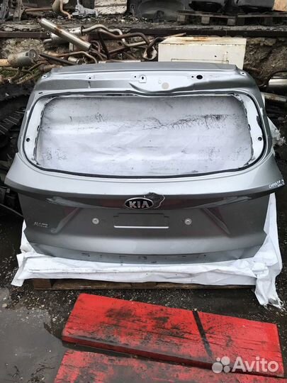 Крышка багажника Kia Sorento 4