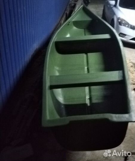 Лодка пластиковая