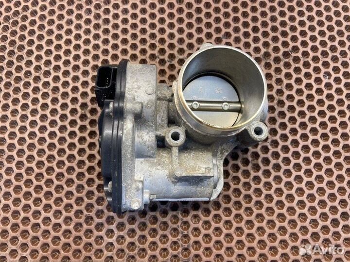 Дроссельная заслонка LADA X-Ray