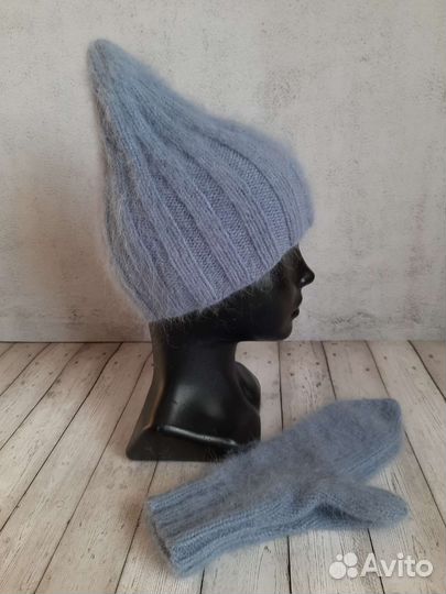 Шапка и варежки, ручная работа