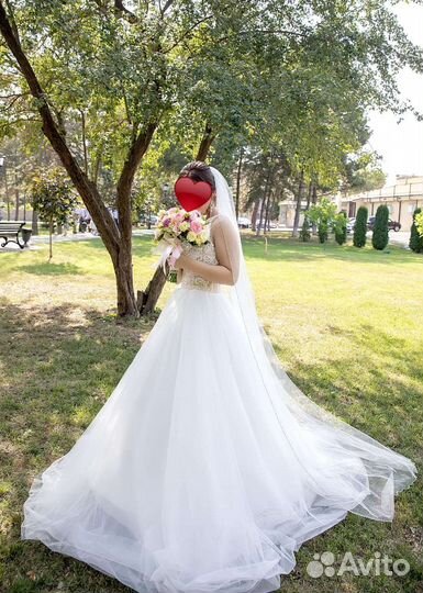 Свадебное платье