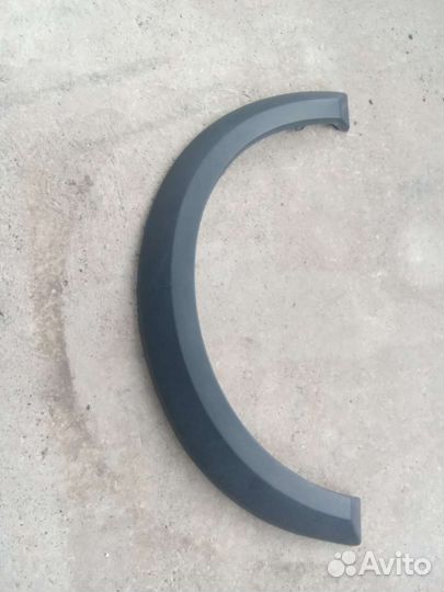 Накладка крыла Land Rover Discovery 3 левая