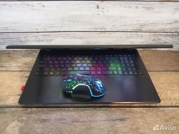 Ноутбук мощный Asus 4 ядра, 8gb / 320gb