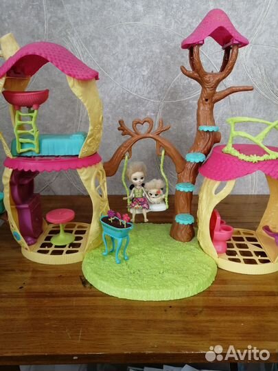 Транспорт и дом сад для кукол