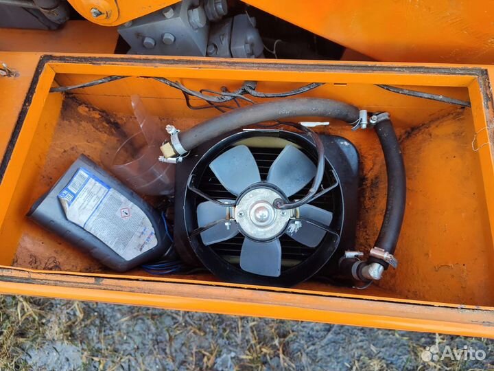 Мини-погрузчик UNC 060, 1988