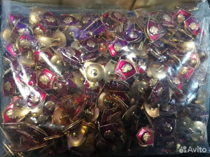 Значок: влксм. Винтовой. 500шт