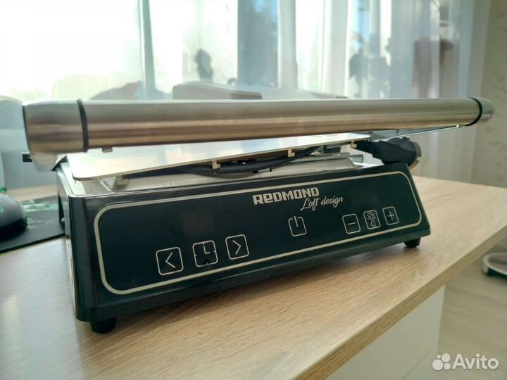 Гриль redmond SteakMaster RGM-M821