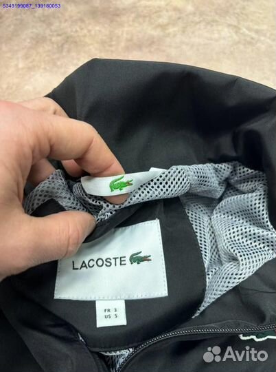 Ветровка Lacoste: стильно и удобно