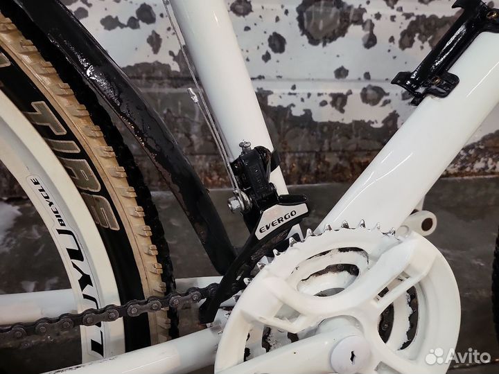 Велосипед на литых дисках BMW