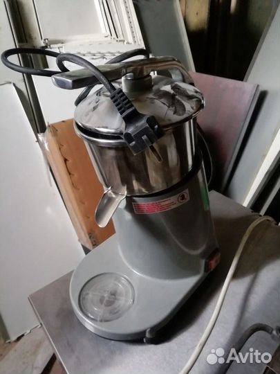 Шкаф расстоячный Girre. Соковыжималка проф